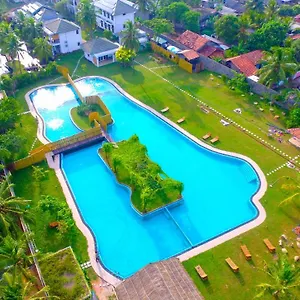 Amaluna Resort