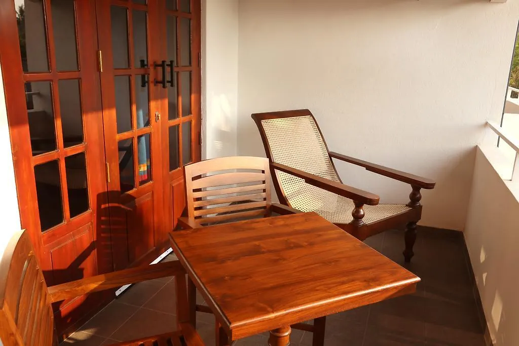 Blue Elephant Boutique Hotel Негомбо