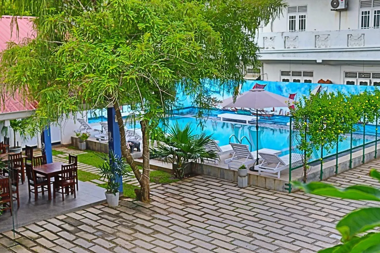 Blue Elephant Boutique Hotel Негомбо