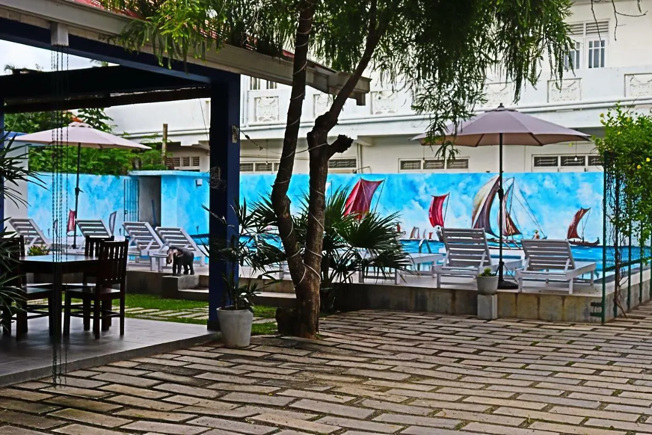 Blue Elephant Boutique Hotel Негомбо 3*,