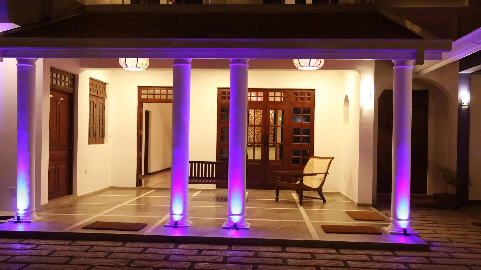 Blue Elephant Boutique Hotel Негомбо