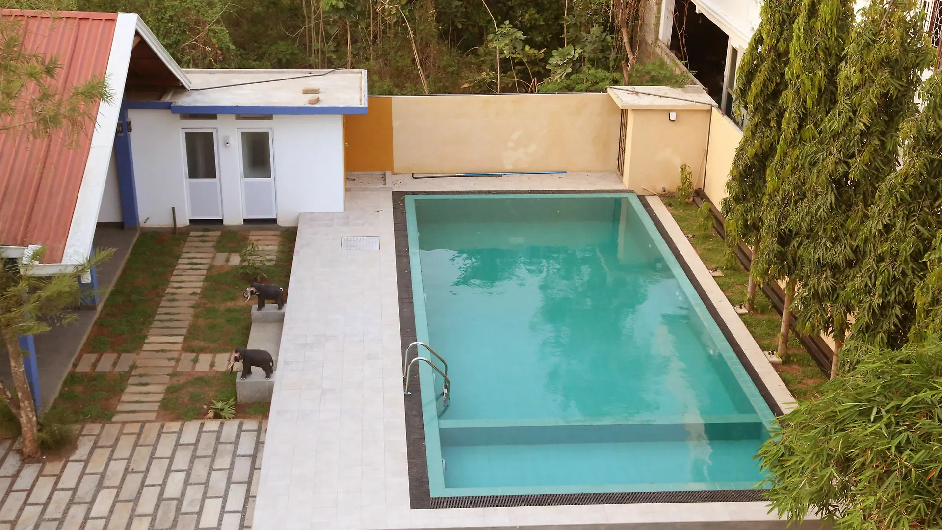 Blue Elephant Boutique Hotel Negombo 3*,